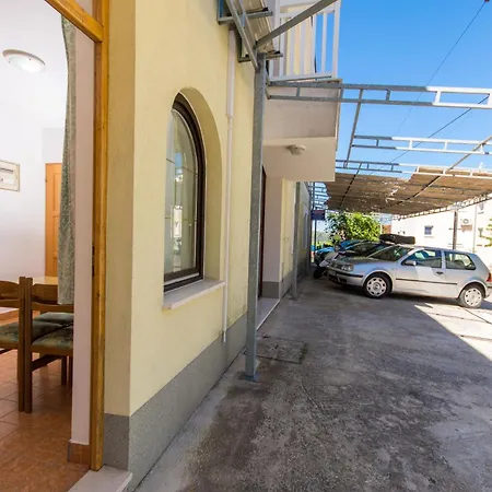 Pero شقة تروغير