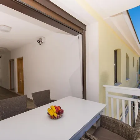 Apartment Pero Trogir